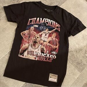 Mitchell & Ness Black Chicago Bulls Champions T-Shirt